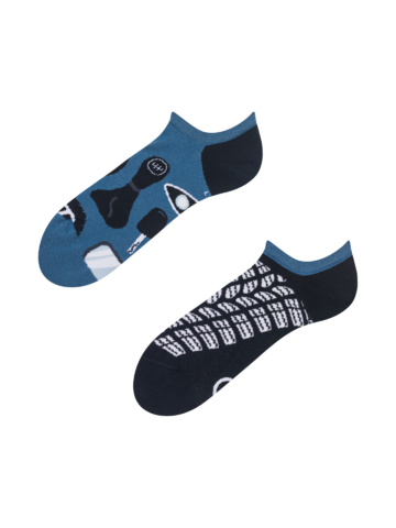 a tökéletes és egyedi ruházathoz Vidám zokni sportcipőbe Sofőr